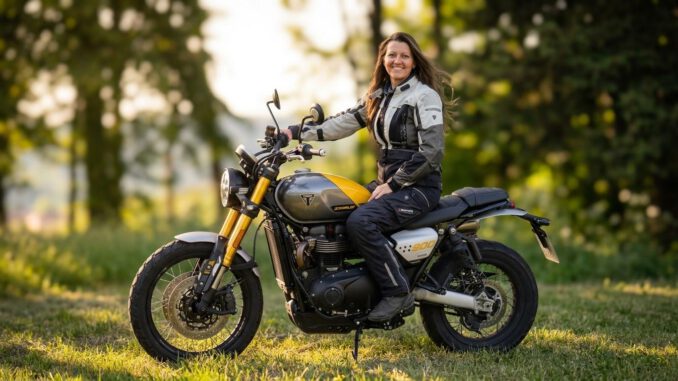 Triumph Scrambler 900 im SHE is a RIDER Test. Gefahren und Getestet von Claudia