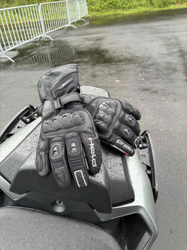 warme und trockene  Motorradhandschuhe